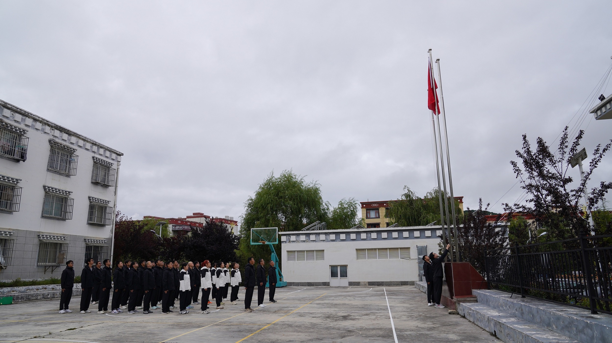 1727591338586024655.jpg 【升旗】大唐迪庆香格里拉电力开发有限多宝(中国).jpg